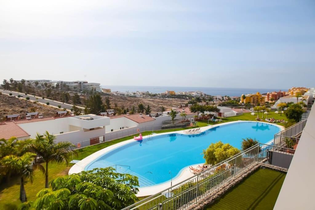 2 Bedrooms Apartment In Magnolia Golf Resort, La Caleta Costa Adeje  Buitenkant foto