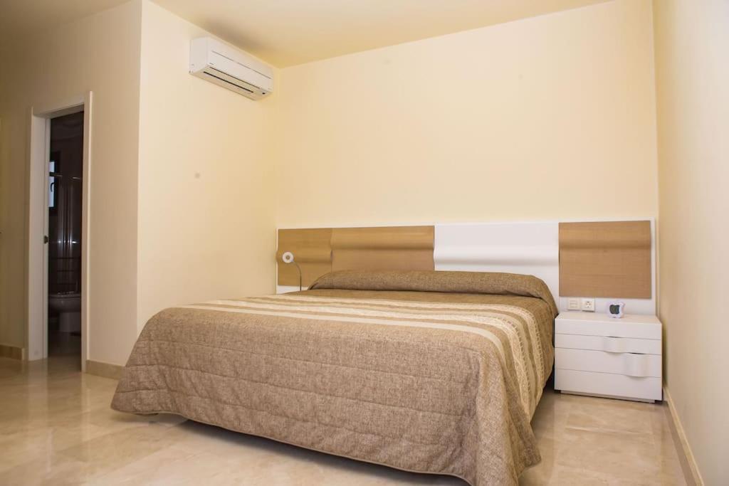 2 Bedrooms Apartment In Magnolia Golf Resort, La Caleta Costa Adeje  Buitenkant foto